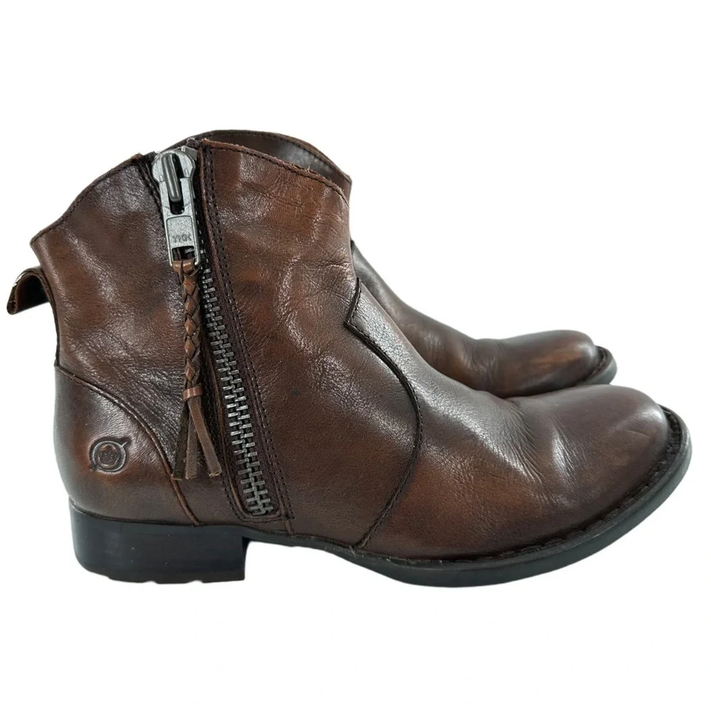 Born ankle booties size 7 38 M/W brown leather western rodeo zip down boots